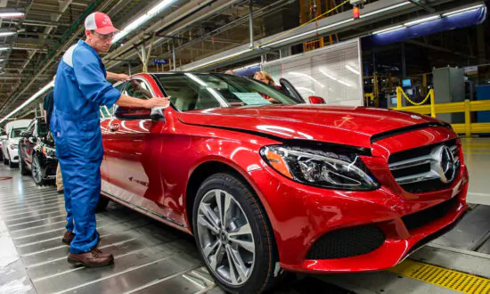 UAW Vote Fails at Alabama Mercedes Plant After Recent Victory in Tennessee