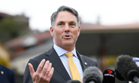 Australia Pledges to Help Solomons Develop Security Force