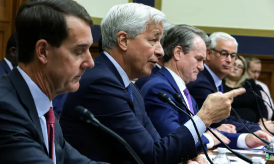 Conservative Shareholders See ‘Pendulum Shift’ Regarding Political Debanking in America
