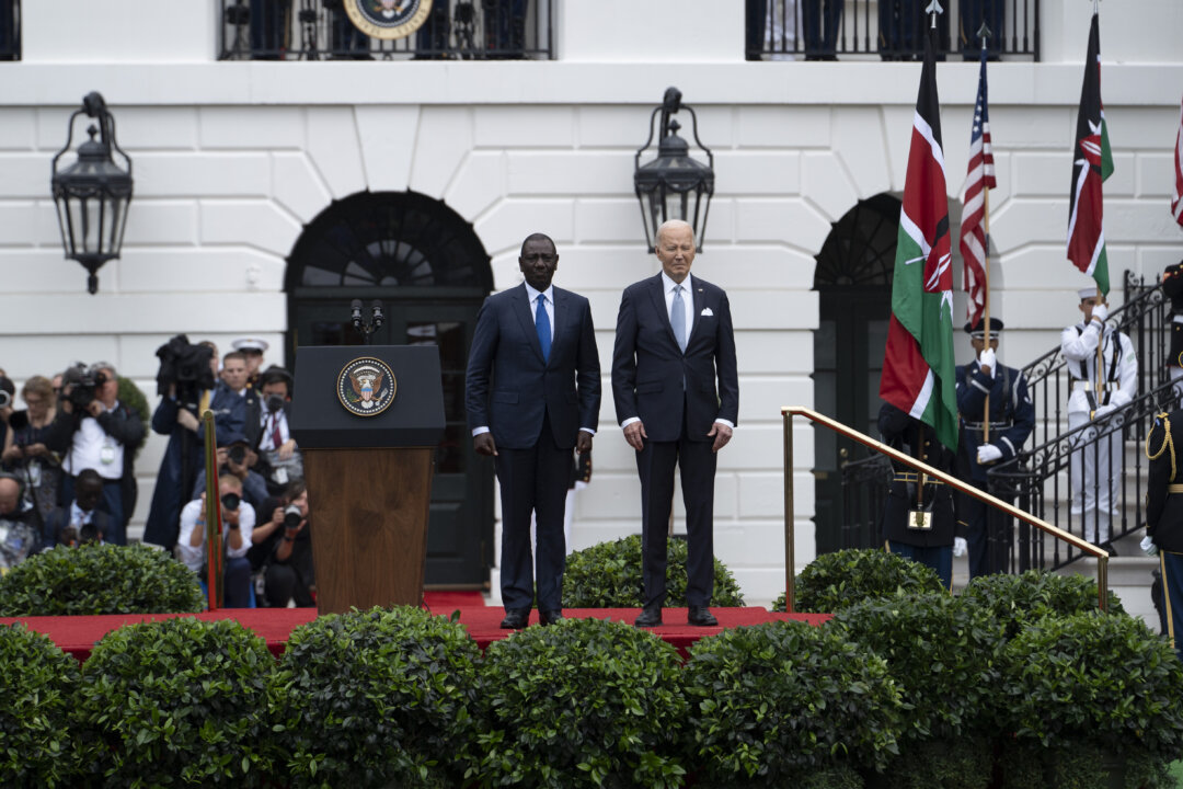 Biden Meets Kenya's President William Ruto to Discuss Global Partnership - Vimarsana News