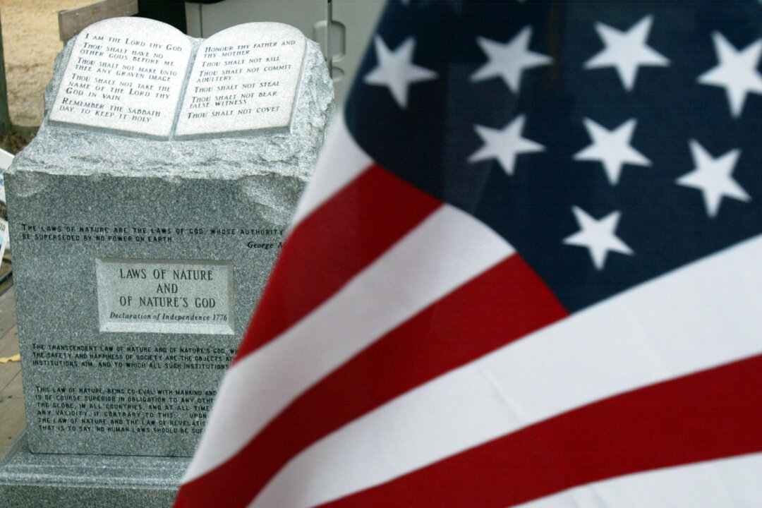 Ten Commandments Slated to Be Displayed in Every Louisiana Public Classroom - Vimarsana News