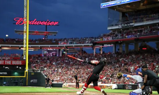 Jonathan India’s Grand Slam, Spencer Steer’s 3-run HR Power Reds to 9–6 Win Over the Dodgers