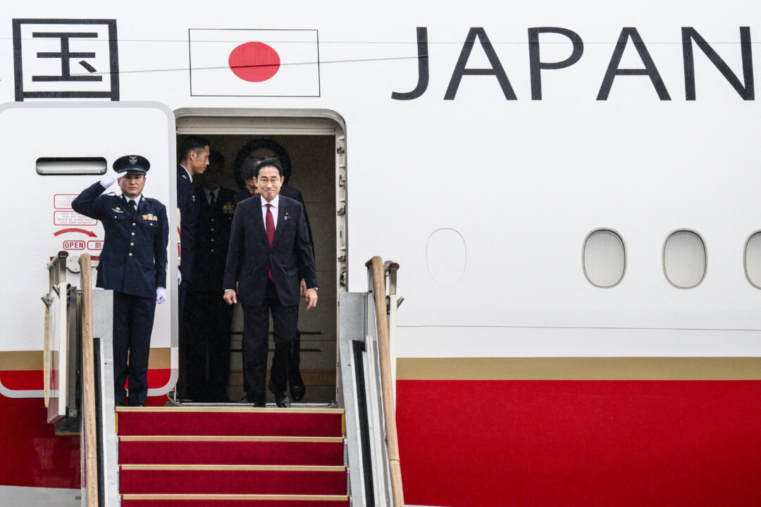 Chinese, Japanese Leaders Head to Seoul for 1st Trilateral Summit Since 2019 - Vimarsana News