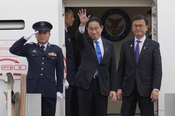 Japanese Prime Minister Fumio Kishida and South Korean President Yoon Suk Yeol