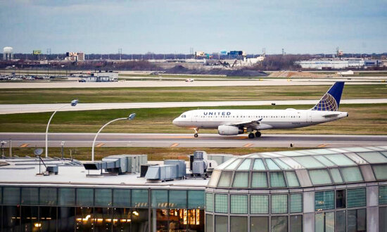 United Airlines Plane Catches Fire at Chicago’s O’Hare Airport