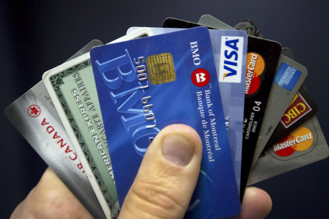 Canadian Household Debt Reaches $2.6 Trillion in 2025, Credit Reporting Agency Says
