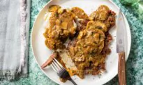 These Quick-Cooking Steaks Bring Comfort and a Tasty Dose of Nostalgia