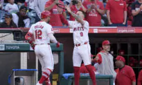 Ward’s Late Two-Run Double Lifts Angels to Win Over Yankees