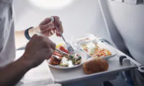 Alaska Airlines Brings Back Hot Main Cabin Meals