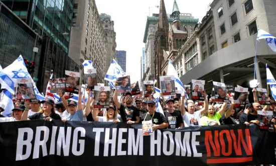 Thousands Join ‘Celebrate Israel Parade’ in New York