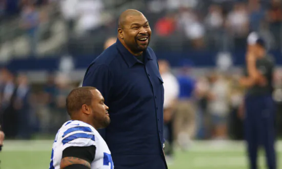 Dallas Cowboys Hall-of-Famer Larry Allen Dead at 52