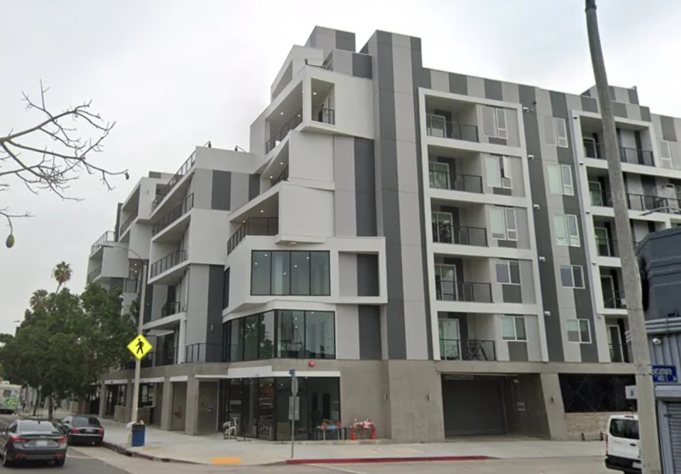 A building purchased by the city for homeless housing at 5050 West Pico Boulevard in Los Angeles in December 2022. (Google Maps/Screenshot via The Epoch Times)