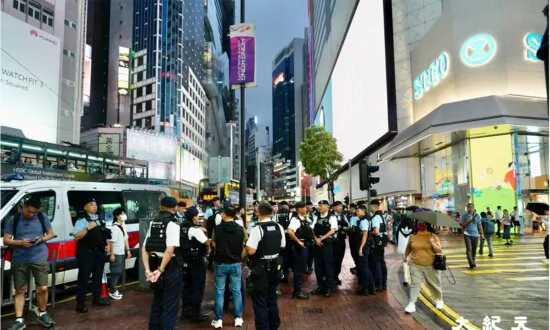 HK Police Arrest 2 Individuals On Eve of Tiananmen Square Massacre Anniversary, Threaten Epoch Times Reporter