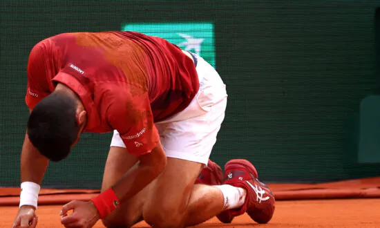Knee Injury Forces Djokovic to Withdraw From French Open