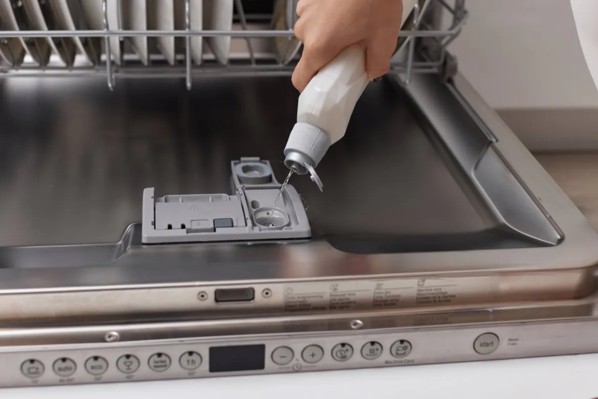 Dishing washing liquid is safe for washing food.(Evgenyrychko/Shutterstock)