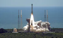 Boeing Starliner Sends Astronauts to Orbit; Walmart Offers Bonus to 700,000 Hourly Workers | Business Matters Full Broadcast (June 5)