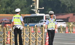 US Citizen Says She Was Questioned by Police in China for Using US Cell Phone in Public