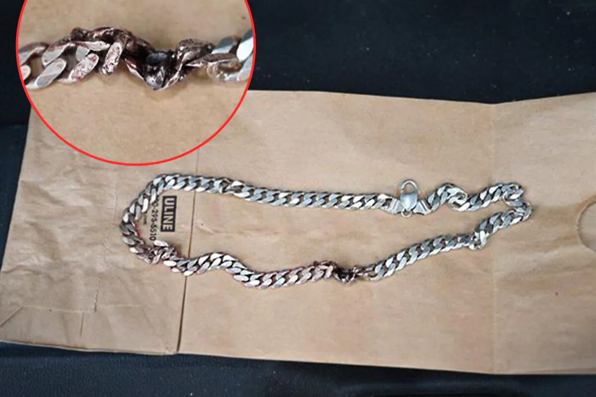 A chain that saved a man's life by blocking a bullet. (Illustration by The Epoch Times, Courtesy of Commerce City Police Department)