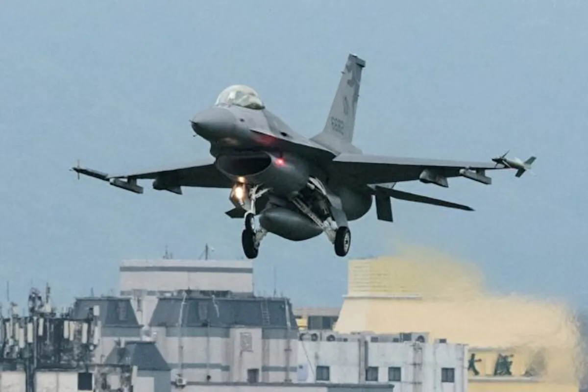 A Taiwanese Air Force F-16 fighter jet approaches for landing at an air force base in Hualien in eastern Taiwan, on May 24, 2024. (Yasuyoshi Chiba/AFP)