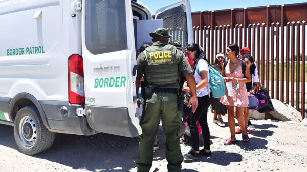 AZ Voters to Decide If Police Can Arrest Illegal Immigrants