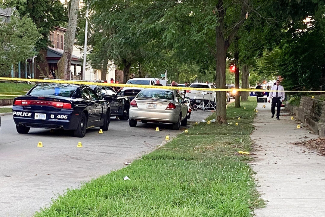 Man Charged With Killing Indiana Police Officer Dies in Prison While ...