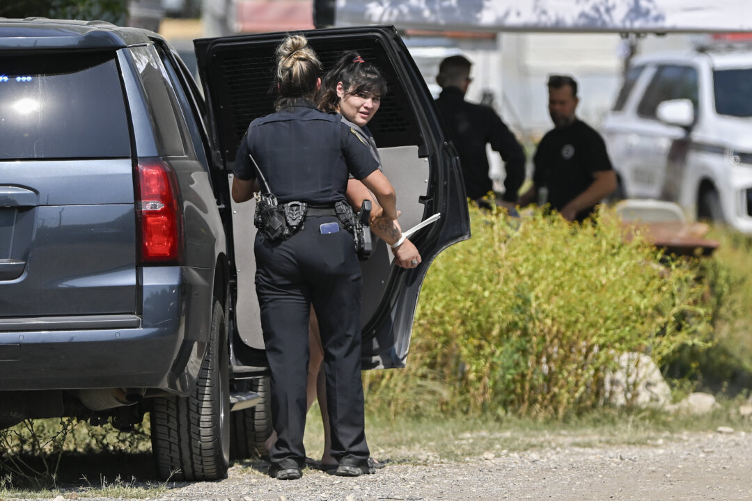Texas Officials Bust Human Smuggling Operation Near San Antonio | The ...