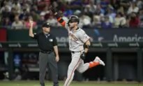 Homers by Conforto and Flores Help Lead Giants Past Rangers 5–2