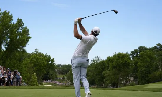 Scheffler Builds a 4-shot Lead at Memorial Even With a Triple Bogey