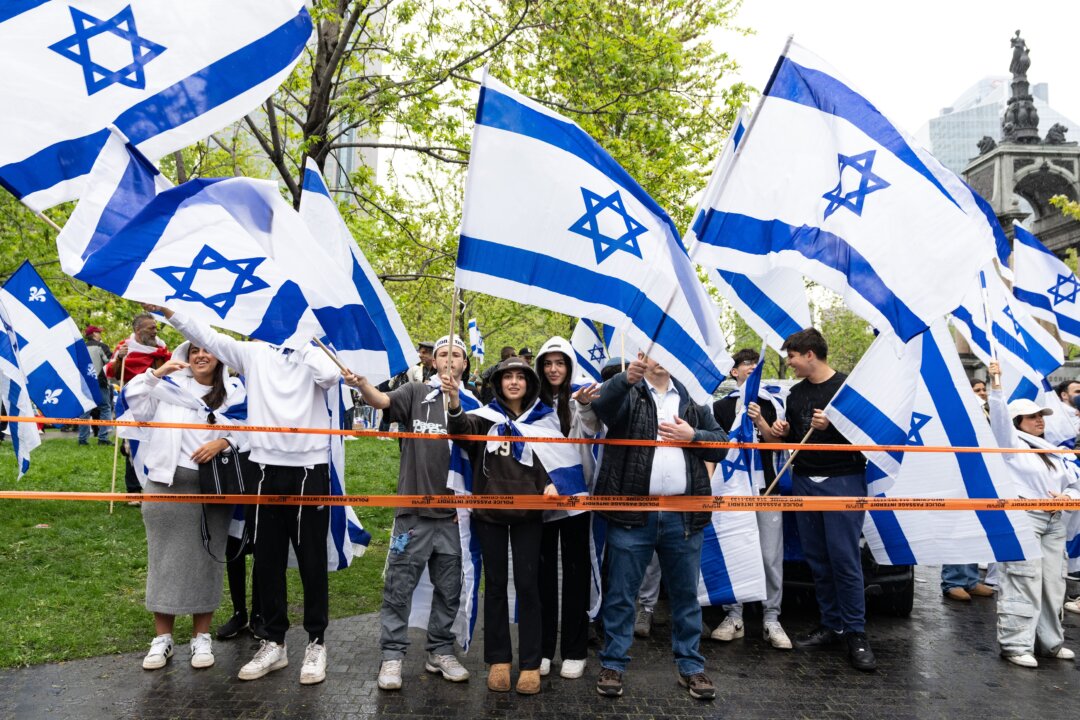 Tens of Thousands Join ‘Walk With Israel’ in Toronto