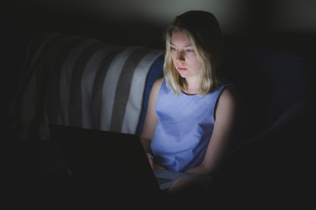 Late Bedtime Linked to Higher Rates of Depression and Anxiety, Large-Scale Study Finds