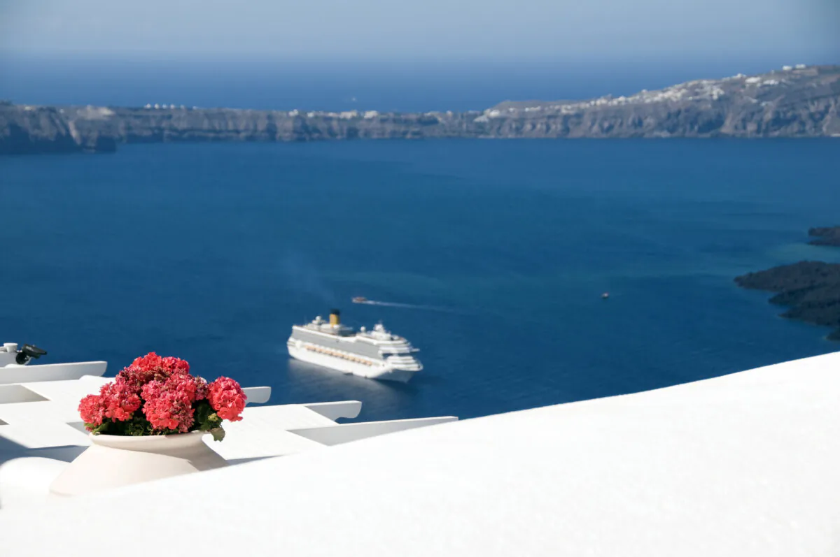 Cruising Santorini. (Dreamstime/TNS)