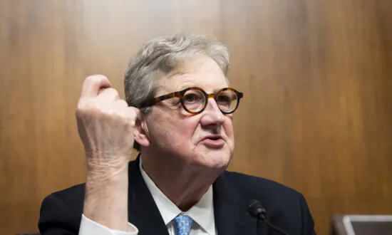 Sen. Kennedy Questions Secret Service Chief About When Snipers First Saw Trump Shooter