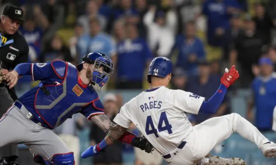 Rangers Win 3–2 With Seager’s 3-run Homer in Return to Dodger Stadium