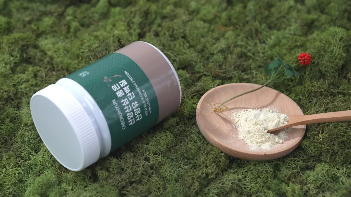 Wild Black Ginseng Protein with Goat Milk contains over 50 percent ginseng. (CHEONJIHYUNHWANG)