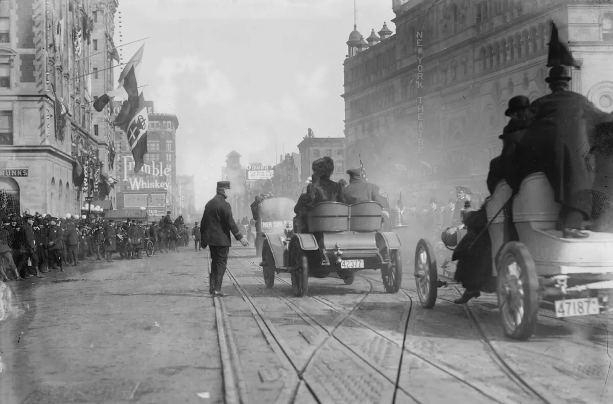 Beginning of the New York - Paris race from Times Square in NYC on Feb. 12, 1908. Library of Congress. (Public Domain)