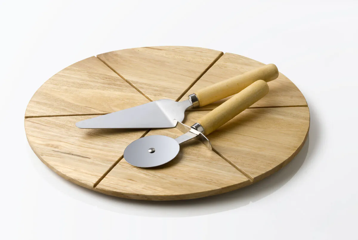 You may still need a napkin after eating this pizza, but you won't need a shower. (Ene/Dreamstime/TNS)