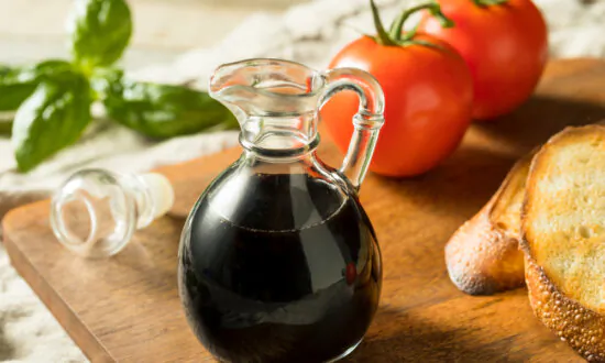 82-Year-Old Japanese Nutritionist’s Healthful Banana Vinegar Recipe