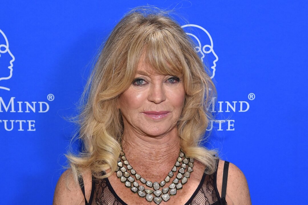 Goldie Hawn Calls Los Angeles 'Terrible' While Recalling Home Robbery - Vimarsana News