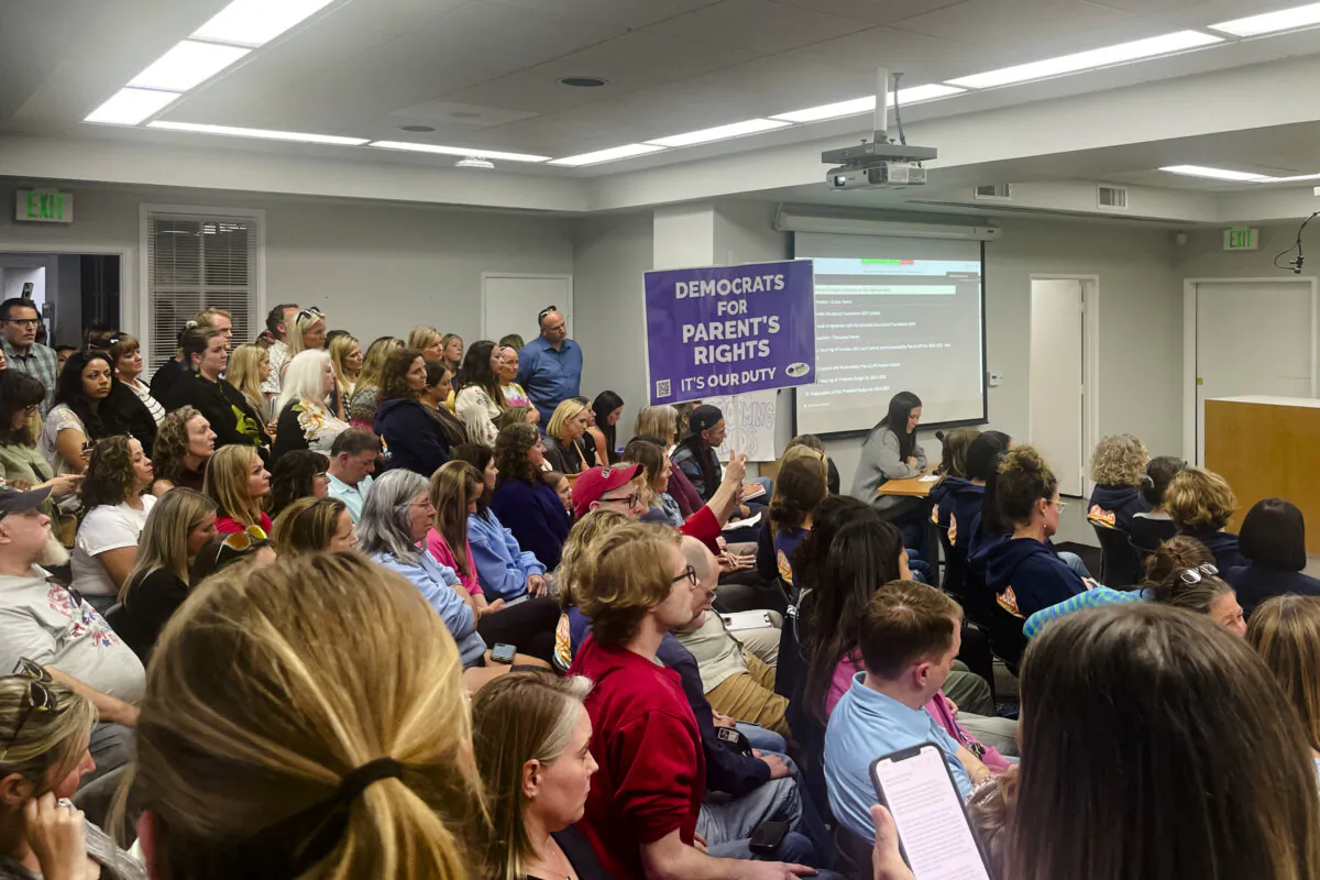 A full house at the Encinitas Union School District board meeting in San Diego County, Calif., on May 21, 2024. (Sophia Fang / The Epoch Times)