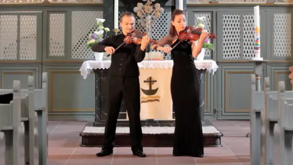 W.A. Mozart: The Marriage of Figaro–Overture | Duo Divites