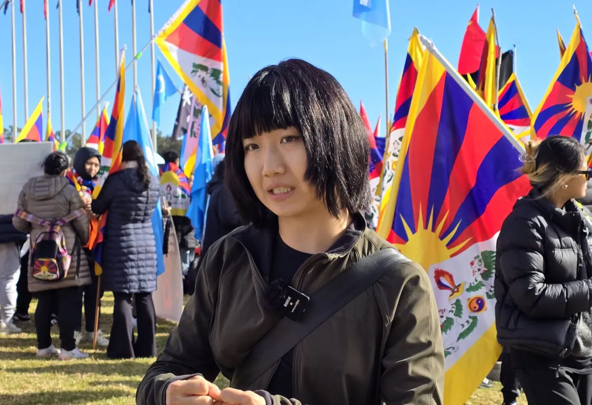 Journalist and writer Vicky Xiuzhong Xu, who has been targeted by the Chinese Communist Party (CCP) with threats and surveillance, attended a rally in response to the official visit of CCP Premier Li Qiang in Canberra, Australia on June 17, 2024. (The Epoch Times)