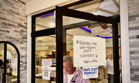 US Labor Market Stays Hot as Economy Adds 172,000 New Jobs in May