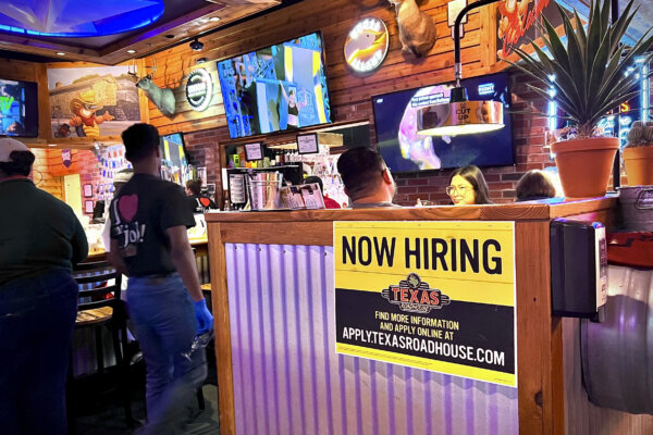 Small Businesses Power 41,000 Job Gain in US Private Sector: ADP