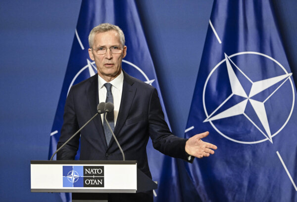 Stoltenberg: NATO Will No Longer 'Strive For' 2 Percent, It Will Be a Requirement