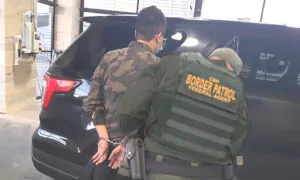 Chinese National With Murder Warrant Arrested at US Border