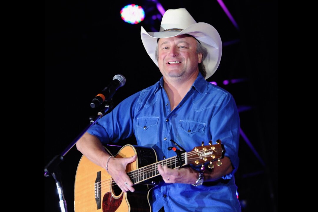 Country Singer Mark Chesnutt Set to Perform in October After Undergoing Heart Surgery