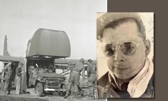 Reader Celebrates Her Father’s Heroic Deeds as a D-Day Glider Pilot