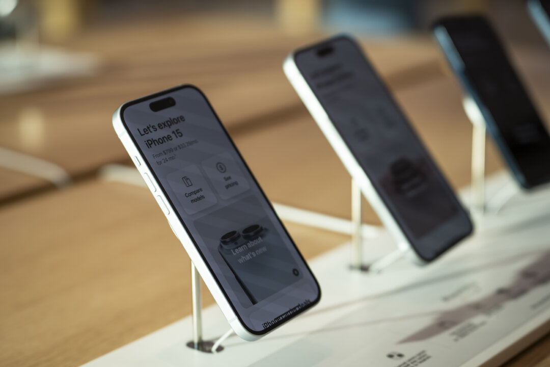 iPhone Owners Can Submit Claims in Apple’s $250 Million Settlement