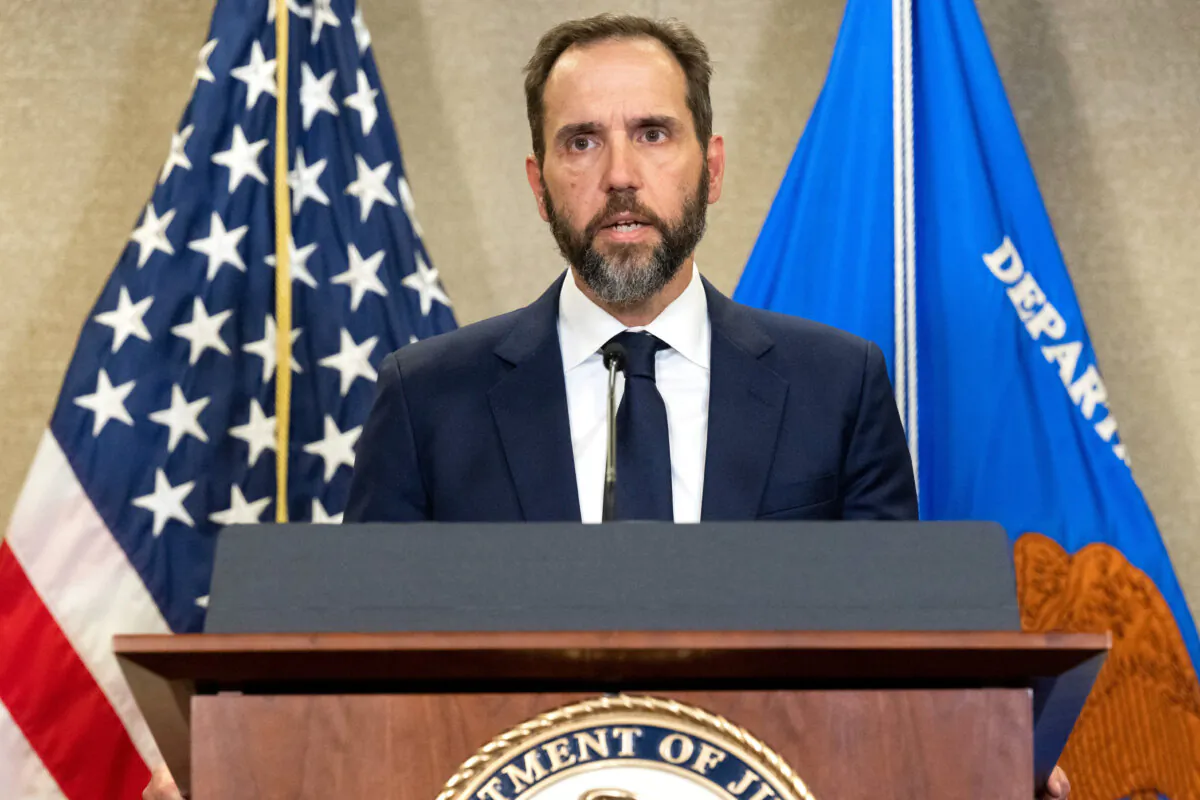 Special counsel Jack Smith speaks at the U.S. Department of Justice building in Washington, on Aug. 1, 2023. (Saul Loeb/AFP via Getty Images)