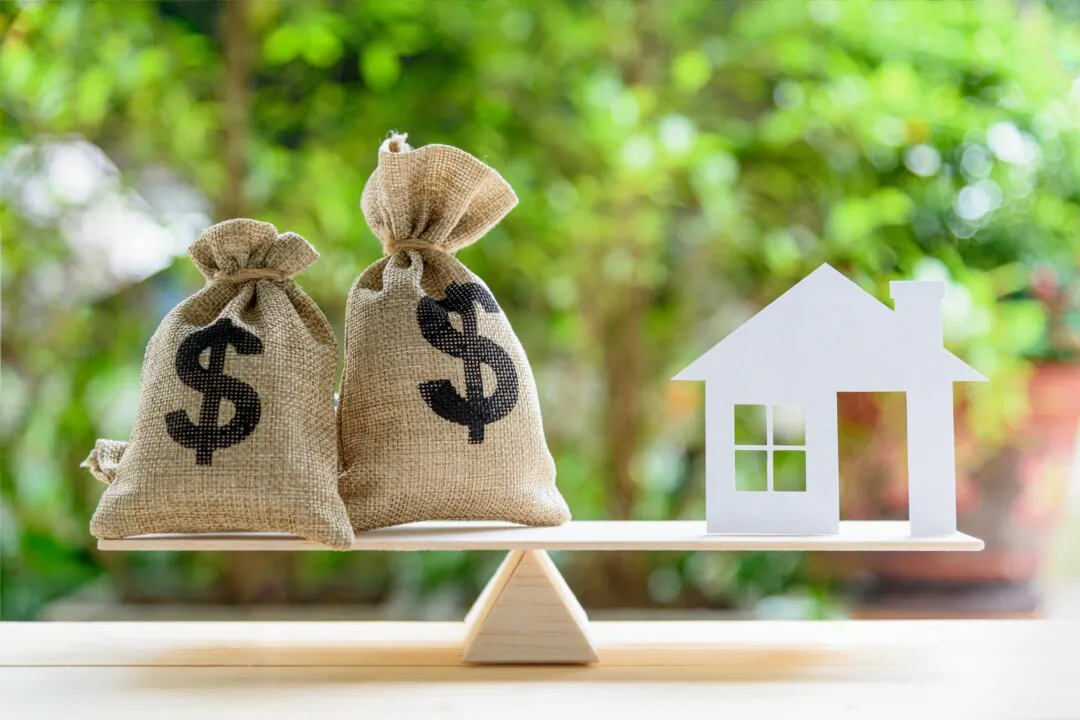 Strategies to Qualify for a Low-Interest Mortgage